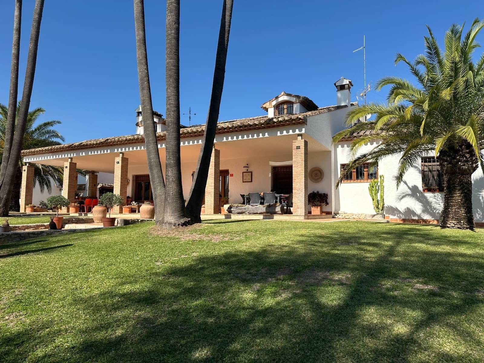 6 makuuhuone Huvila myytävänä paikassa Ontinyent mukana uima-altaan 
autotalli - 720 000 € (Ref: 9421898)