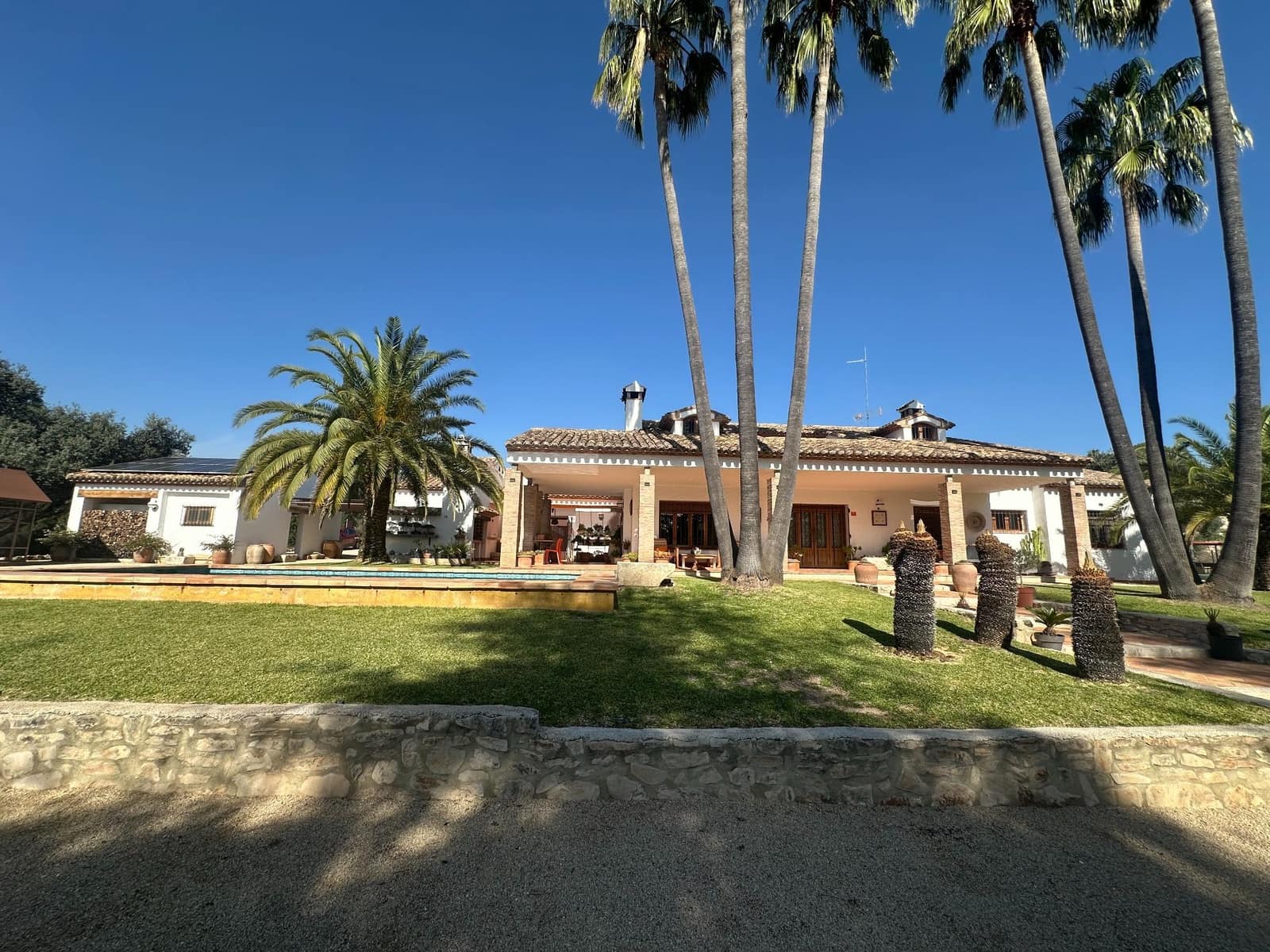 6 makuuhuone Huvila myytävänä paikassa Ontinyent mukana uima-altaan 
autotalli - 720 000 € (Ref: 9421898)