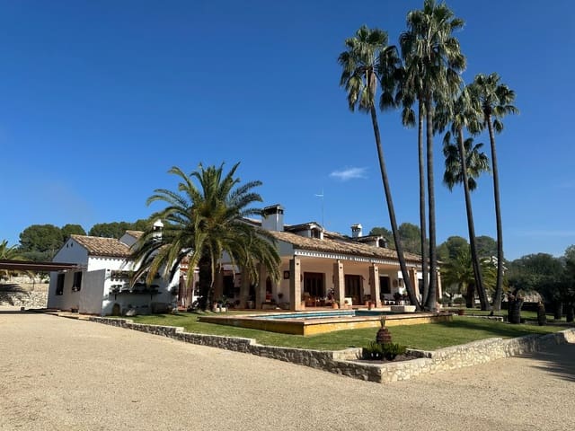 6 makuuhuone Huvila myytävänä paikassa Ontinyent mukana uima-altaan 
autotalli - 720 000 € (Ref: 9421898)