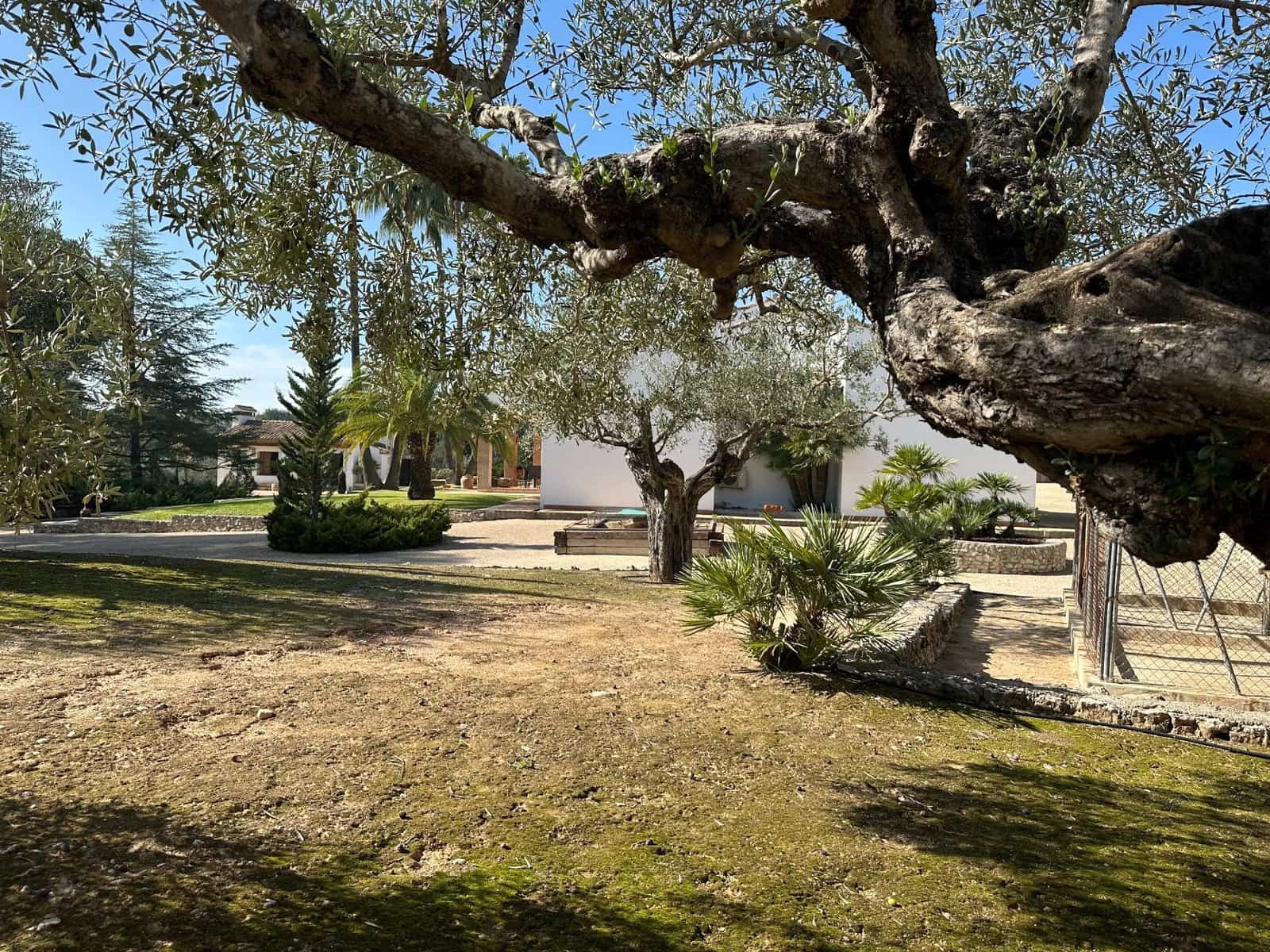 6 makuuhuone Huvila myytävänä paikassa Ontinyent mukana uima-altaan 
autotalli - 720 000 € (Ref: 9421898)