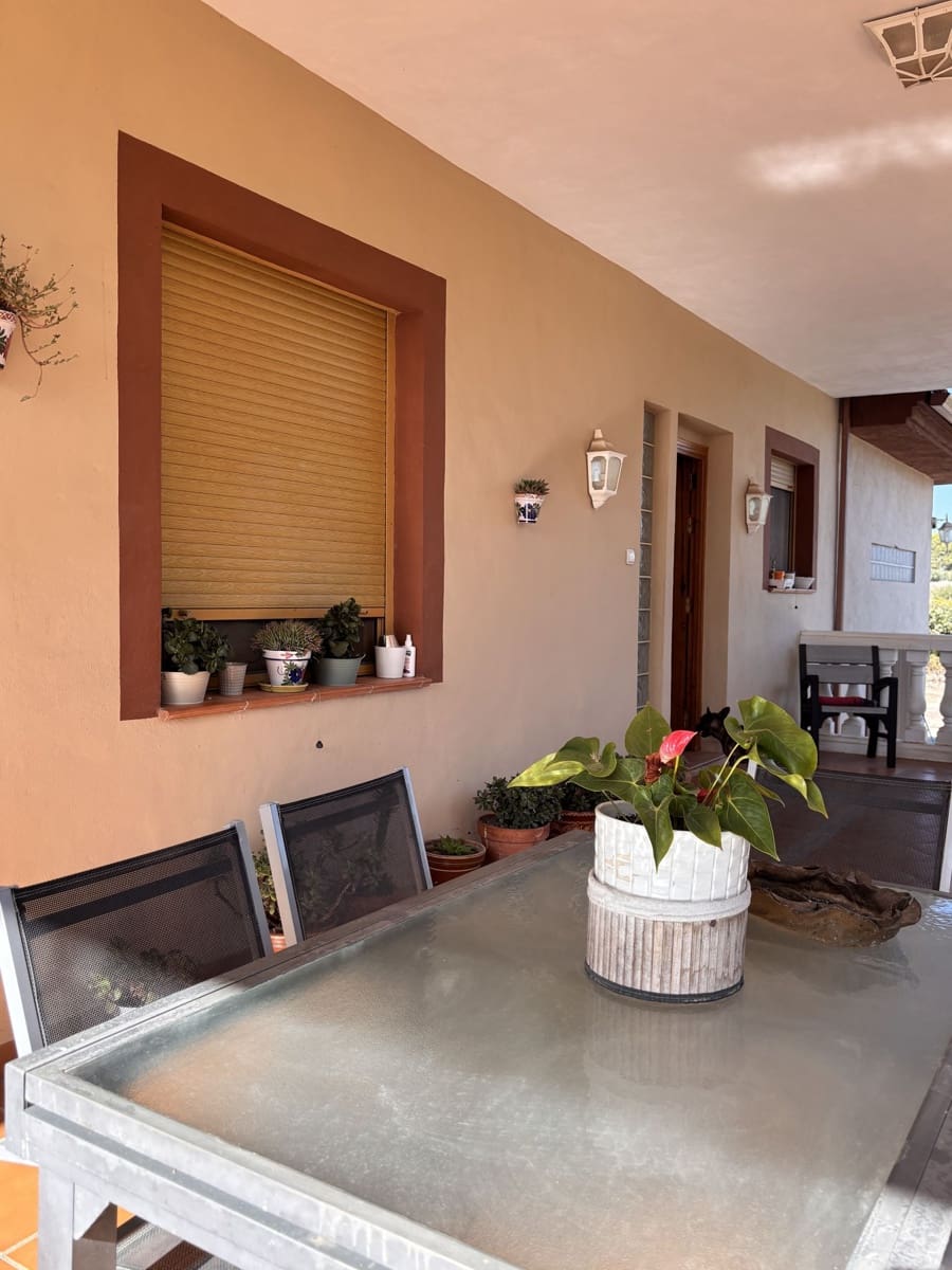 6 bedroom Villa for sale in Ontinyent with pool garage - € 820,000 (Ref: 9421899)