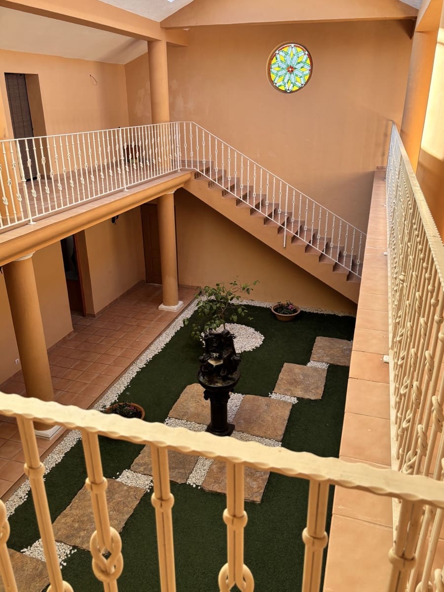 6 bedroom Villa for sale in Ontinyent with pool garage - € 820,000 (Ref: 9421899)