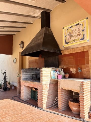 6 bedroom Villa for sale in Ontinyent with pool garage - € 820,000 (Ref: 9421899)