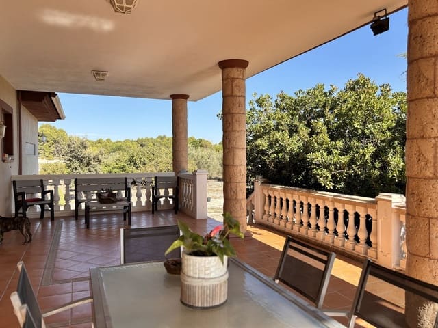 6 bedroom Villa for sale in Ontinyent with pool garage - € 820,000 (Ref: 9421899)