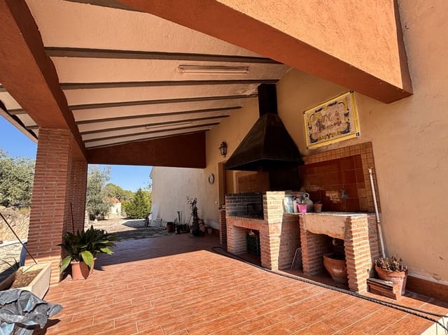 6 bedroom Villa for sale in Ontinyent with pool garage - € 820,000 (Ref: 9421899)