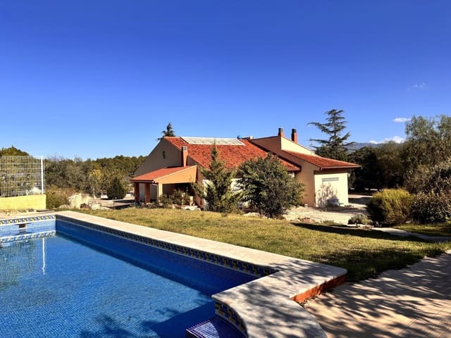 6 bedroom Villa for sale in Ontinyent with pool garage - € 820,000 (Ref: 9421899)