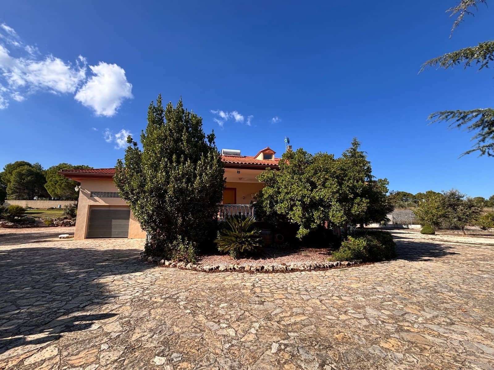 6 bedroom Villa for sale in Ontinyent with pool garage - € 820,000 (Ref: 9421899)