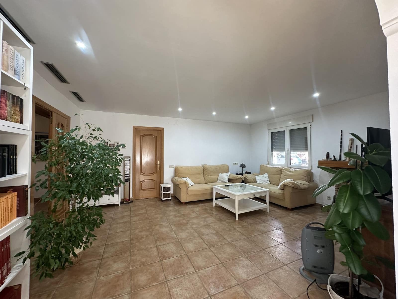 4 slaapkamer Villa te koop in Ontinyent met zwembad garage - € 340.000 (Ref: 9451652)