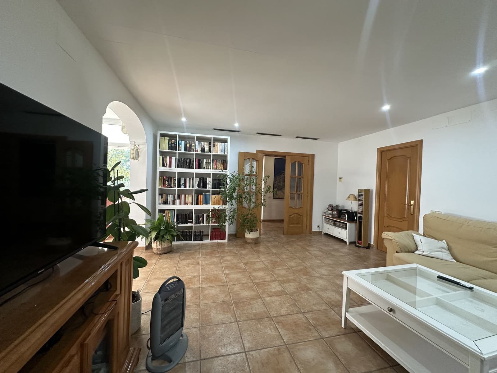 4 slaapkamer Villa te koop in Ontinyent met zwembad garage - € 340.000 (Ref: 9451652)