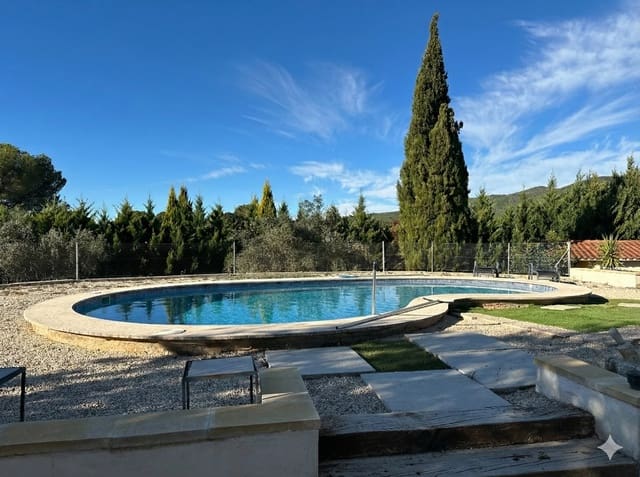 4 slaapkamer Villa te koop in Ontinyent met zwembad garage - € 340.000 (Ref: 9451652)