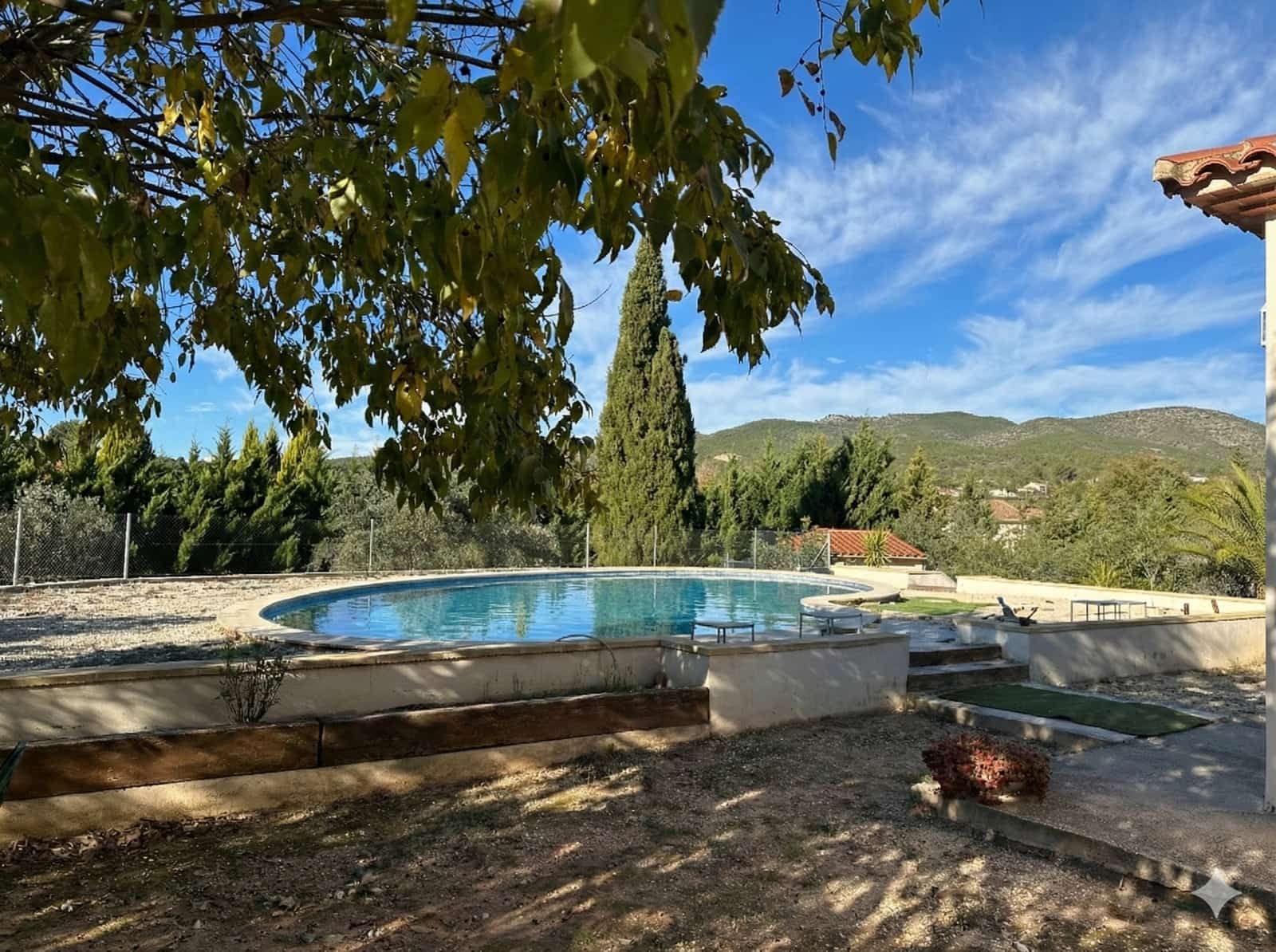 4 slaapkamer Villa te koop in Ontinyent met zwembad garage - € 340.000 (Ref: 9451652)