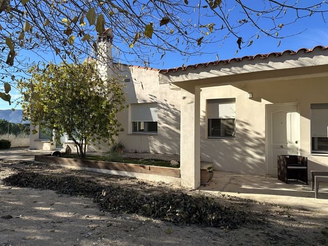 4 slaapkamer Villa te koop in Ontinyent met zwembad garage - € 340.000 (Ref: 9451652)