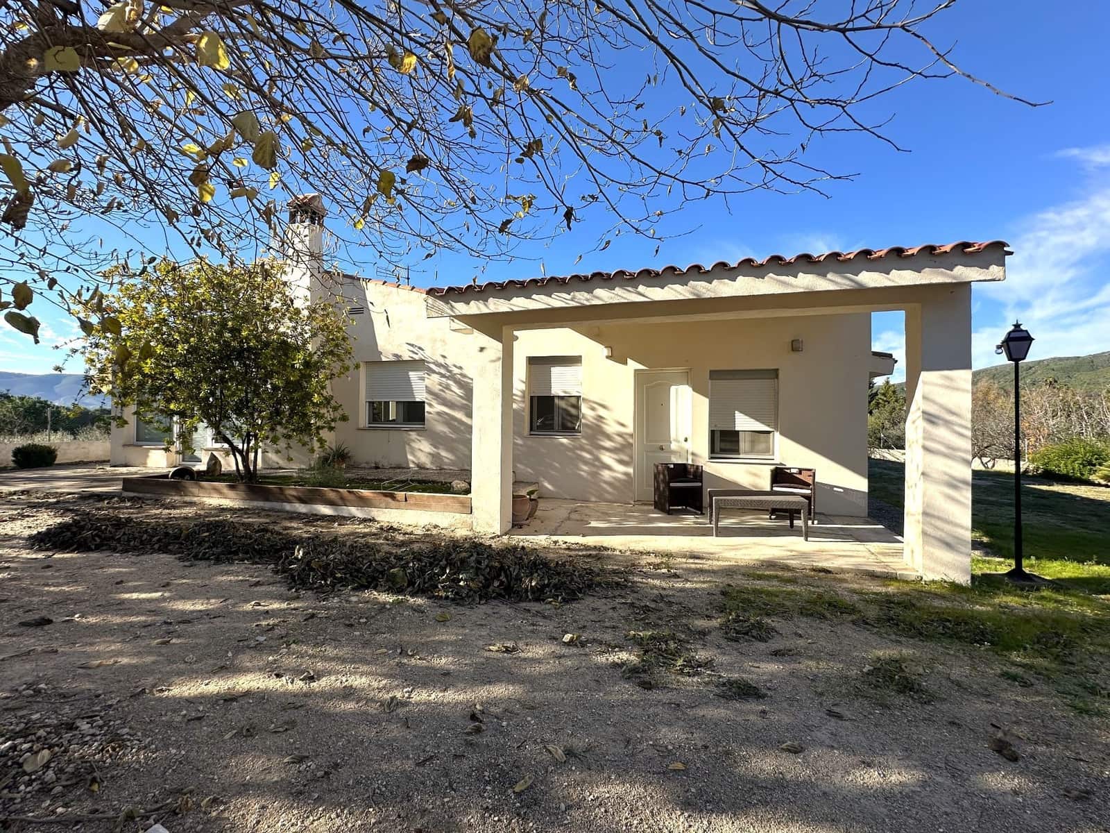 4 slaapkamer Villa te koop in Ontinyent met zwembad garage - € 340.000 (Ref: 9451652)