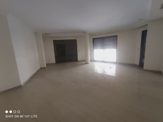 4 bedroom Flat for sale in Centro, Elche / Elx with garage - € 456,000 (Ref: 10130313)