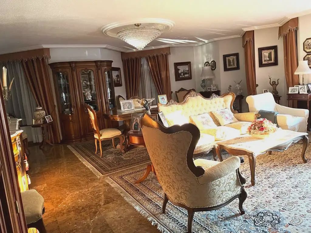 8 bedroom Flat for sale in Elche / Elx - € 799,000 (Ref: 10130315)
