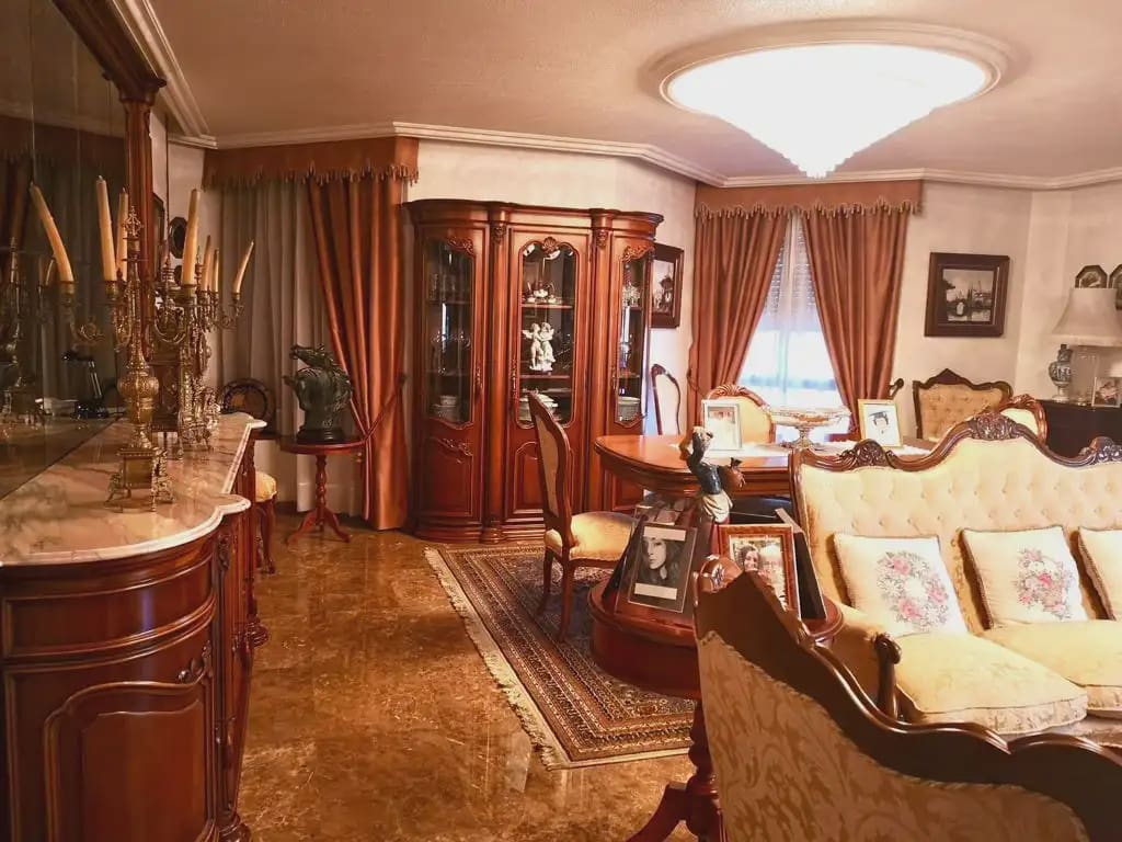 8 bedroom Flat for sale in Elche / Elx - € 799,000 (Ref: 10130315)
