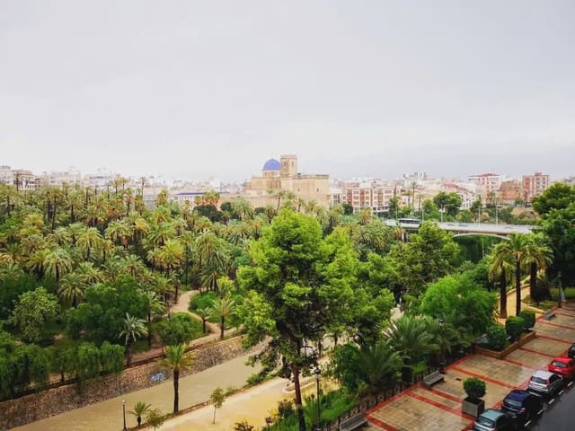 8 bedroom Flat for sale in Centro, Elche / Elx - € 799,000 (Ref: 10130315)