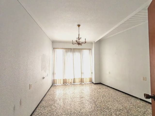 4 quarto Apartamento para venda em Centro, Elche / Elx - 305 000 € (Ref: 10130325)
