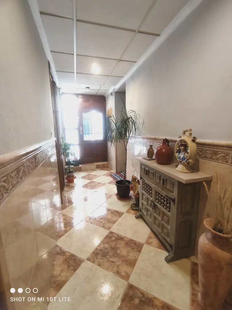 4 slaapkamer Rijtjeshuis te koop in Elche / Elx - € 240.000 (Ref: 10130330)