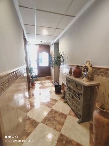 4 slaapkamer Rijtjeshuis te koop in El Raval - Portes Encarnades, Elche / Elx - € 240.000 (Ref: 10130330)