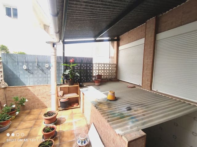 4 slaapkamer Rijtjeshuis te koop in El Raval - Portes Encarnades, Elche / Elx - € 240.000 (Ref: 10130330)