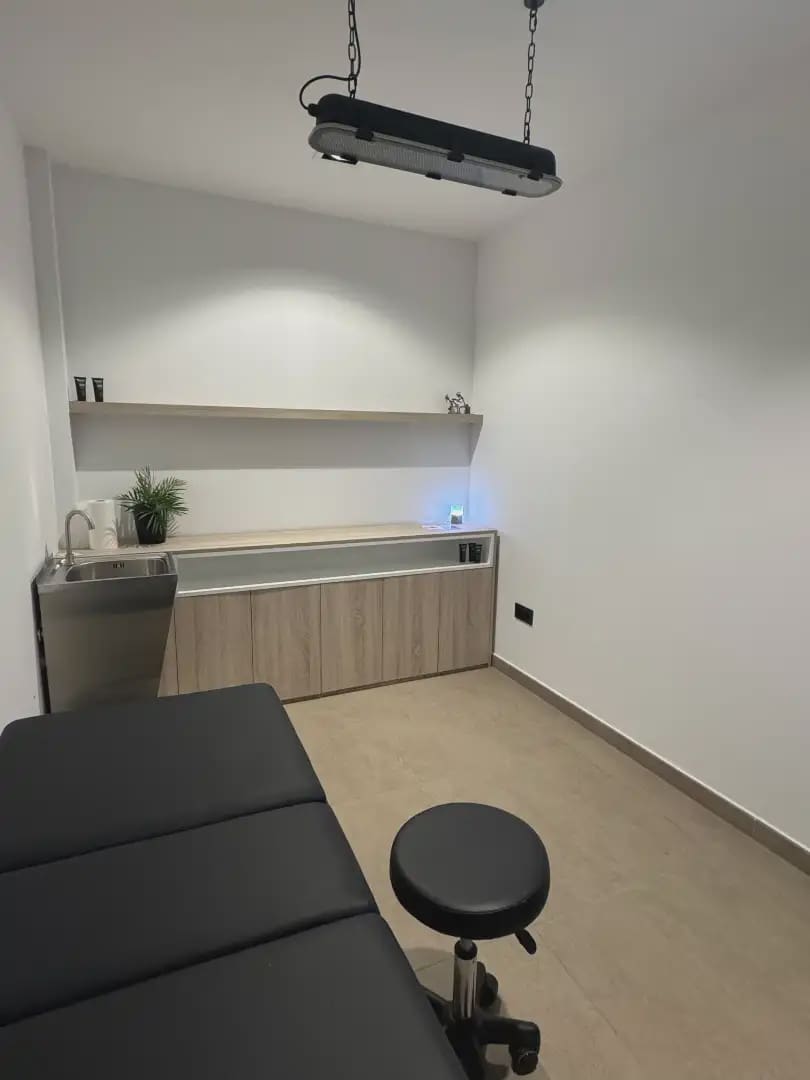 Kommersiell til leie i Elche / Elx - € 400 (Ref: 10130336)