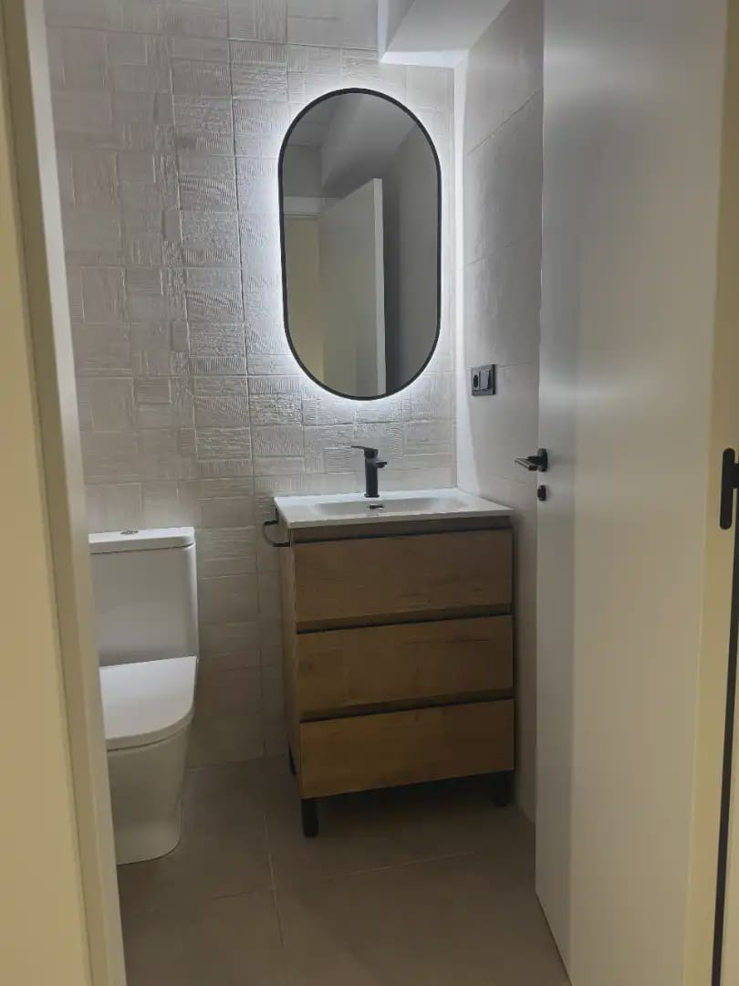 Kommersiell til leie i Elche / Elx - € 400 (Ref: 10130336)