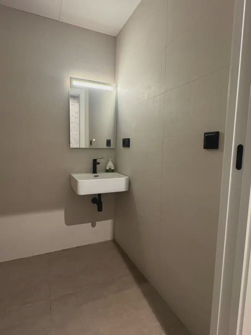 Kommersiell til leie i Elche / Elx - € 400 (Ref: 10130336)