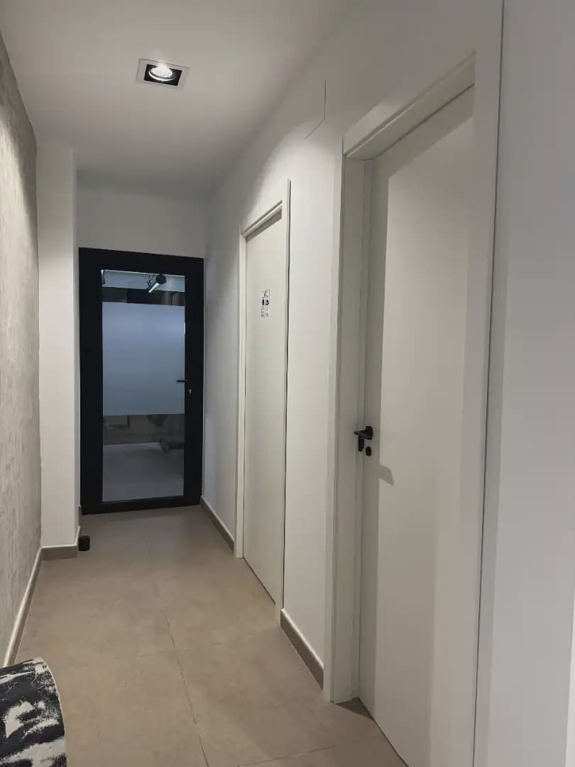 Kommersiell til leie i Elche / Elx - € 400 (Ref: 10130336)