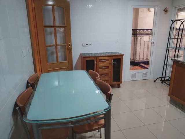 4 bedroom Flat for sale in Centro, Elche / Elx - € 260,000 (Ref: 10130339)