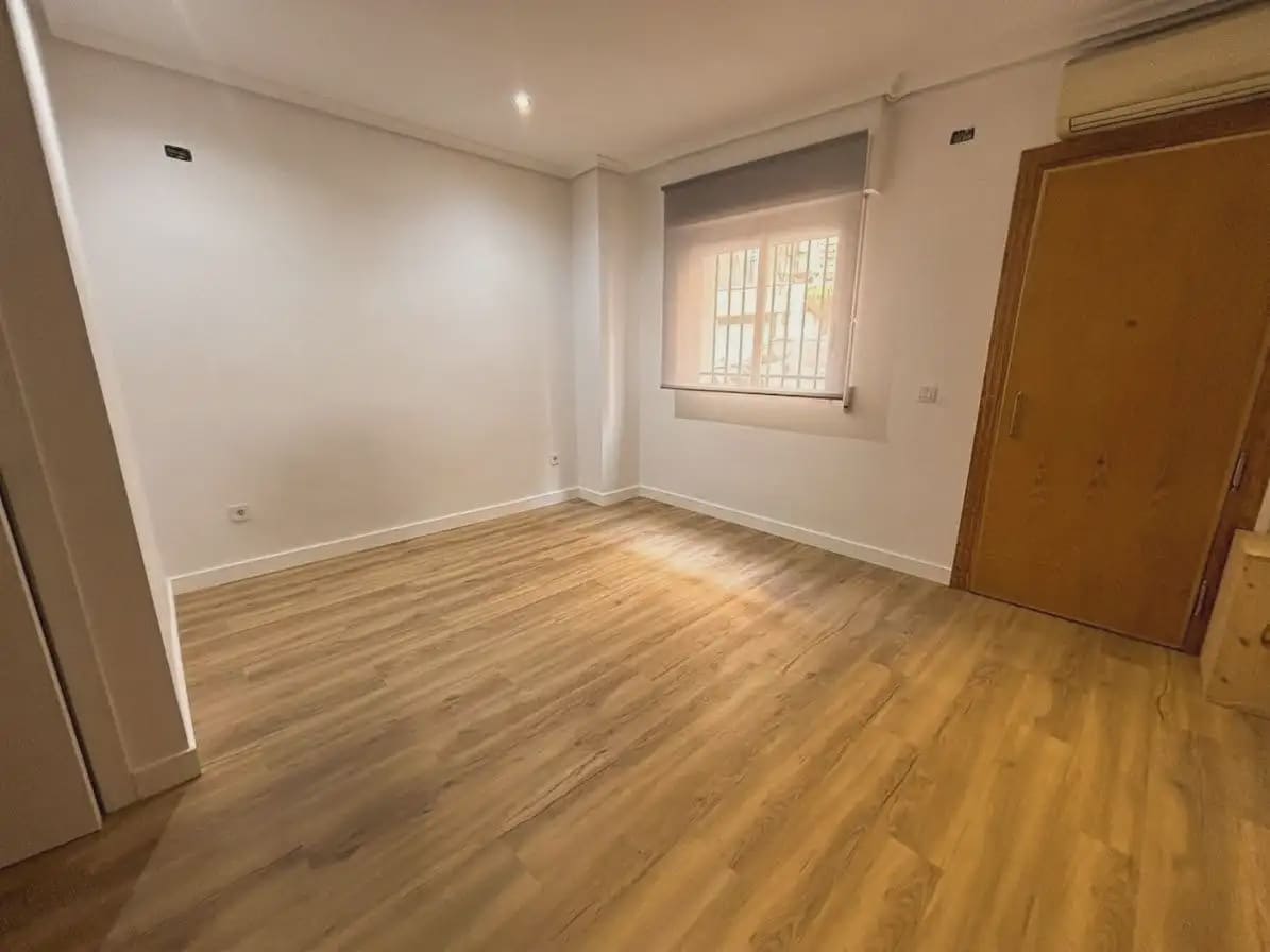 Local Commercial à louer à Elche / Elx - 350 € (Ref: 10130342)