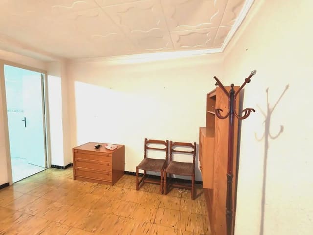 4 bedroom Flat for sale in Carrús Est - Camí dels Magros, Elche / Elx - € 112,000 (Ref: 10130346)