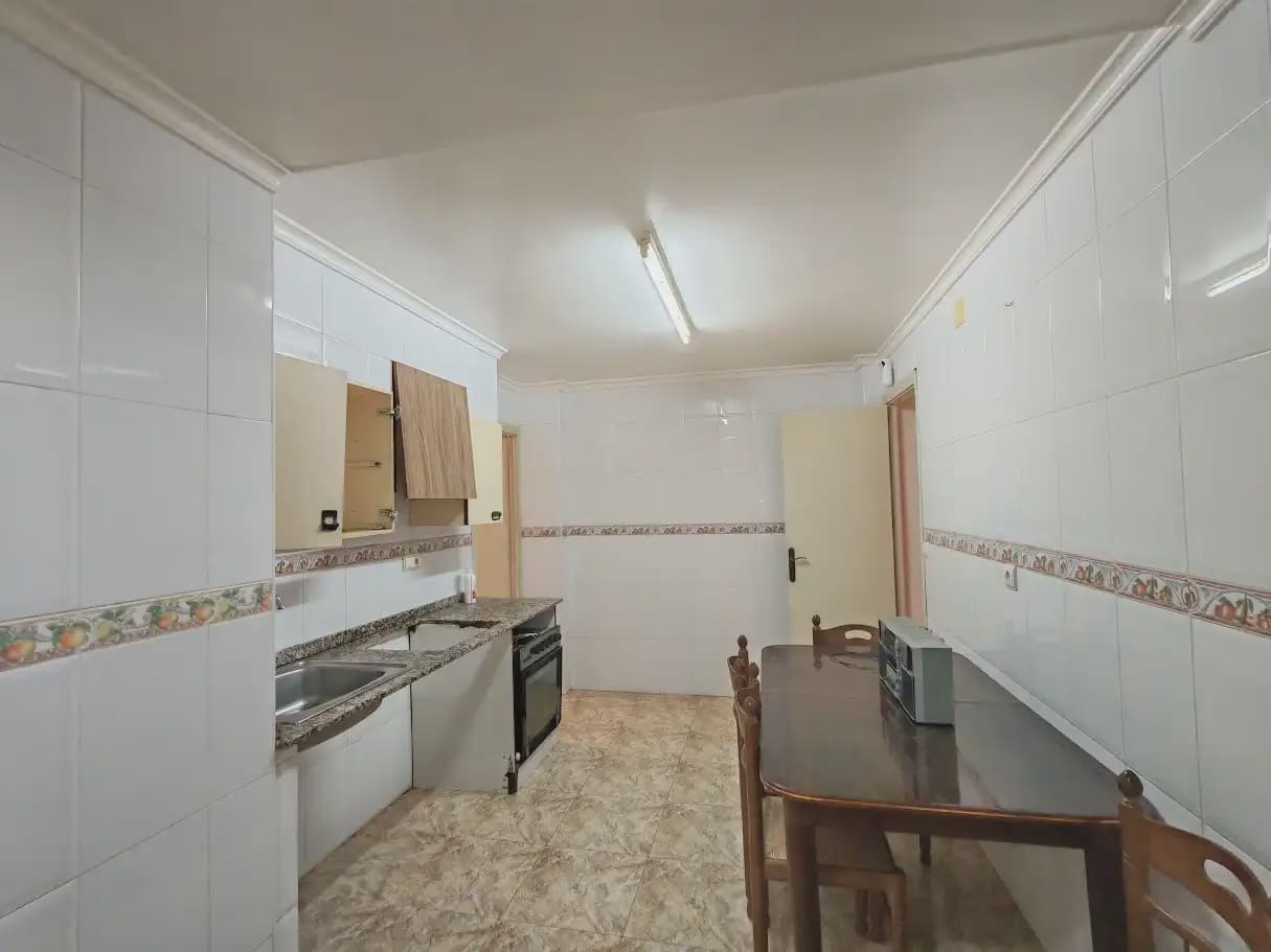 4 bedroom Flat for sale in Elche / Elx - € 112,000 (Ref: 10130346)
