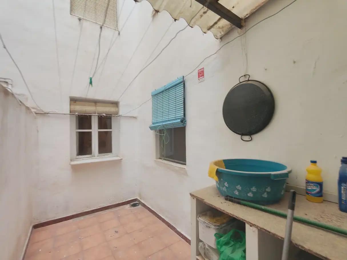 4 bedroom Flat for sale in Elche / Elx - € 112,000 (Ref: 10130346)