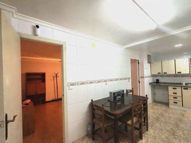 4 bedroom Flat for sale in Carrús Est - Camí dels Magros, Elche / Elx - € 112,000 (Ref: 10130346)