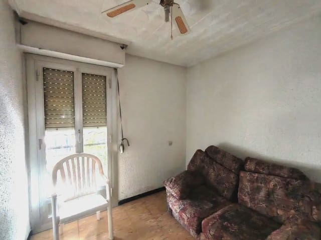 4 bedroom Flat for sale in Carrús Est - Camí dels Magros, Elche / Elx - € 112,000 (Ref: 10130346)
