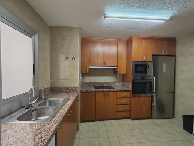 4 slaapkamer Flat te koop in El Pla de Sant Josep - L'Asil, Elche / Elx met garage - € 379.000 (Ref: 10130354)