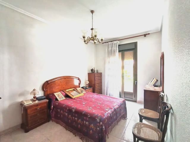 4 slaapkamer Rijtjeshuis te koop in El Pla de Sant Josep - L'Asil, Elche / Elx - € 265.000 (Ref: 10130356)