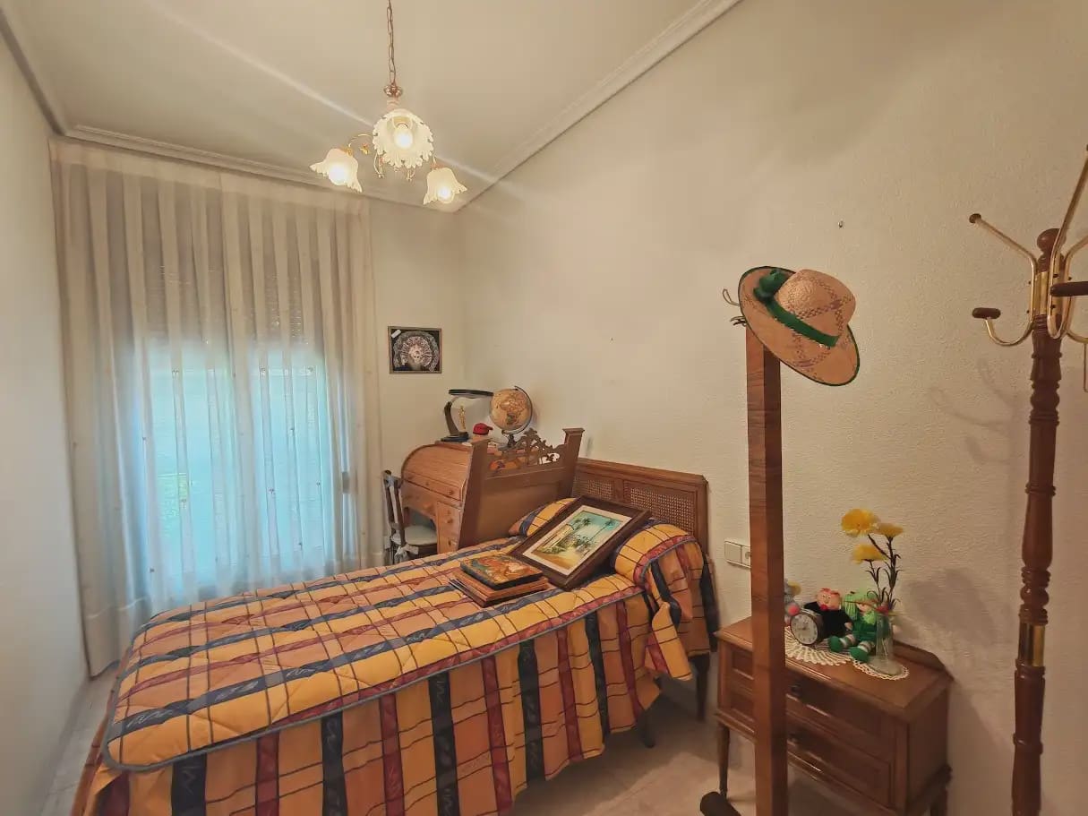 Adosado de 4 habitaciones en Elche / Elx en venta - 265.000 € (Ref: 10130356)
