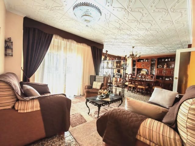 4 bedroom Flat for sale in Centro, Elche / Elx - € 275,500 (Ref: 10130357)
