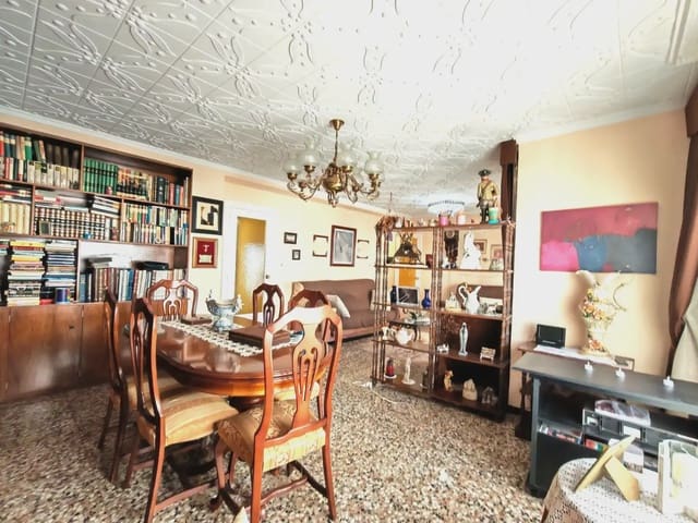 4 bedroom Flat for sale in Centro, Elche / Elx - € 275,500 (Ref: 10130357)