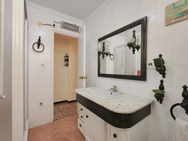 4 bedroom Flat for sale in Centro, Elche / Elx - € 275,500 (Ref: 10130357)