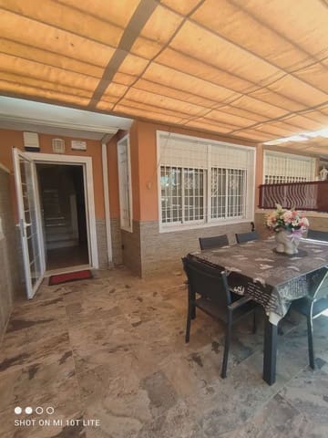 4 soveværelse Rækkehus til salg i Ciutat Universitària, Elche / Elx med swimmingpool garage - € 520.000 (Ref: 10130359)