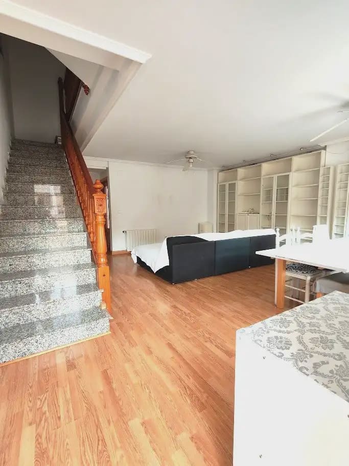 4 bedroom Terraced Villa for rent in Aspe with garage - € 1,000 (Ref: 10130362)
