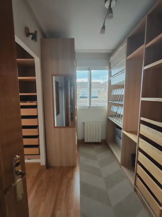 4 bedroom Terraced Villa for rent in Aspe with garage - € 1,000 (Ref: 10130362)