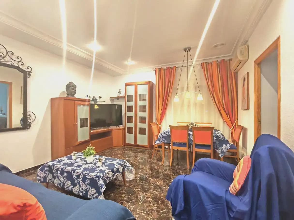 3 sovrum Lägenhet att hyra i Elche / Elx - 1 150 € (Ref: 10130366)