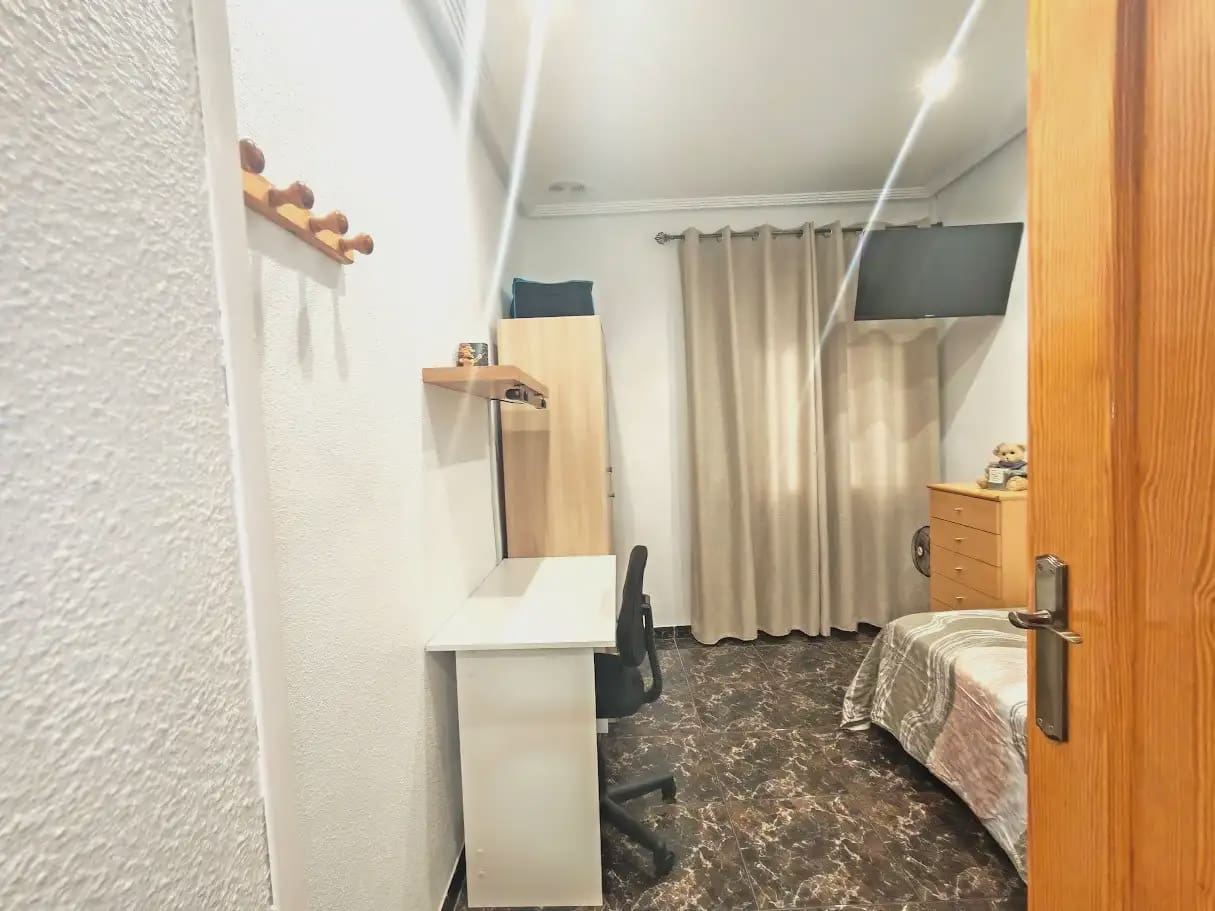 3 sovrum Lägenhet att hyra i Elche / Elx - 1 150 € (Ref: 10130366)