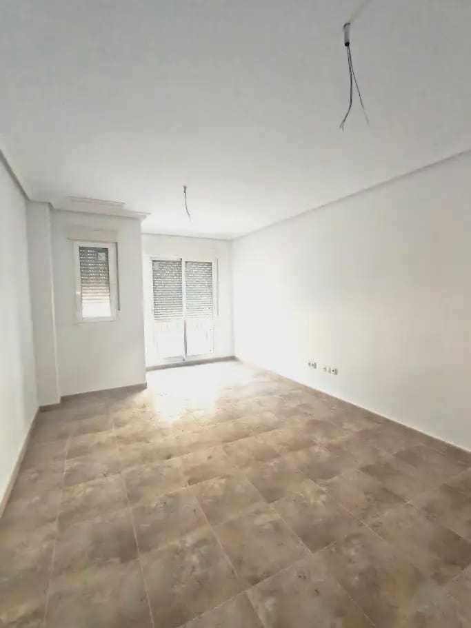 3 soveværelse Lejlighed til salg i Elche / Elx - € 150.000 (Ref: 10145337)