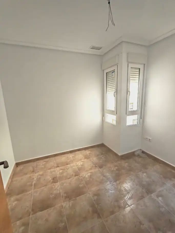 3 soveværelse Lejlighed til salg i Elche / Elx - € 150.000 (Ref: 10145337)
