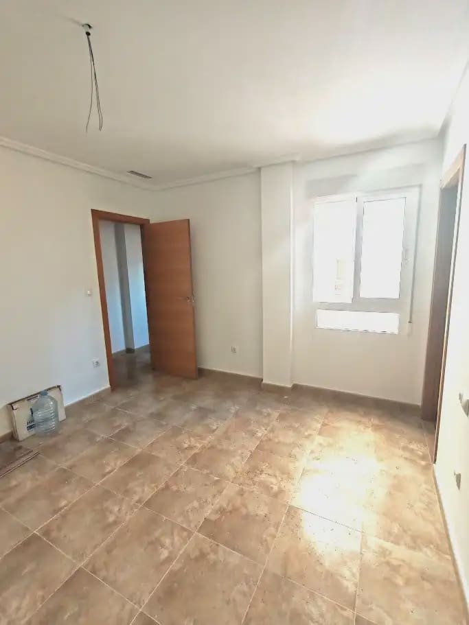 3 soveværelse Lejlighed til salg i Elche / Elx - € 150.000 (Ref: 10145337)